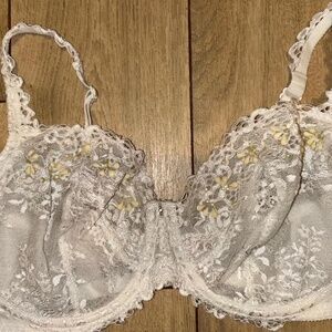 White Lace Victoria’s Secret Bra